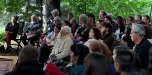 un-public-conquis-malgre-le-vent-frais