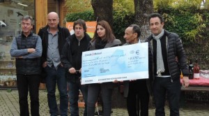 Remise du chèque à l'association des Enfants de la lune, à la grotte de la Cocalière. Photo Élodie Boschet/Objectif Gard